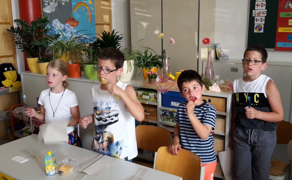 Besuch der Kinder- und Jugendzahnpflege in der Grundschule